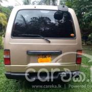 NISSAN CARAVAN 2001