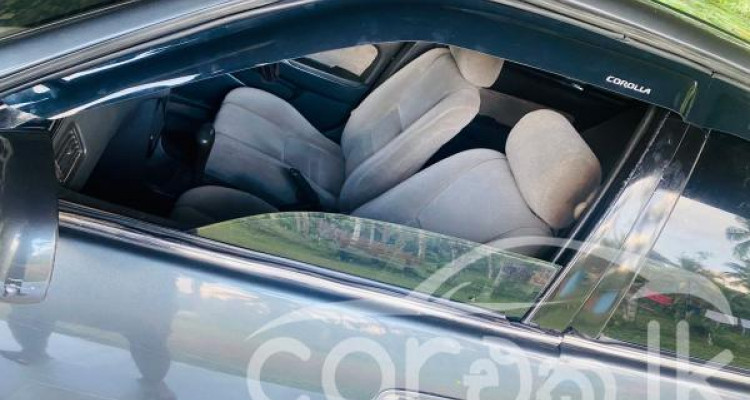 TOYOTA COROLLA 1996