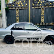 MAZDA FAMILIA 2000