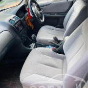 MAZDA FAMILIA 2000
