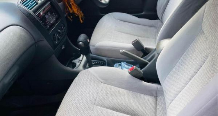 MAZDA FAMILIA 2000