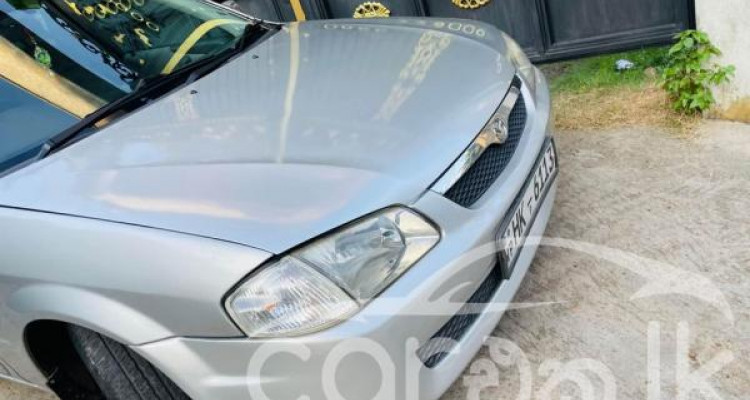 MAZDA FAMILIA 2000