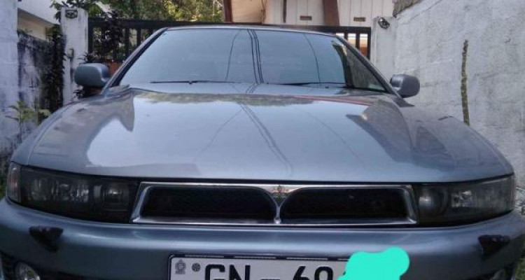 MITSUBISHI GALANT 2001