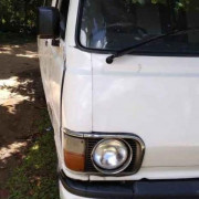 TOYOTA HIACE LH30 1985
