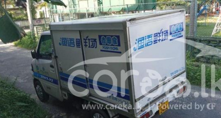 MITSUBISHI MINICAB 2003