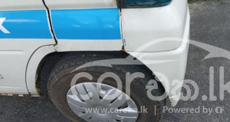 MITSUBISHI MINICAB 2003