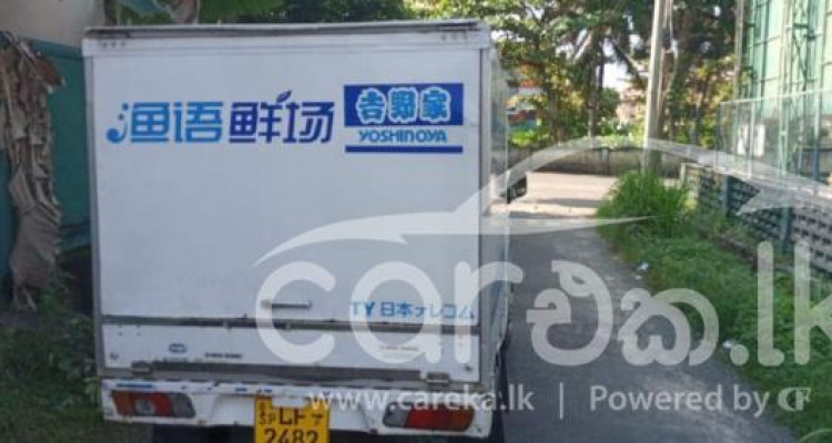 MITSUBISHI MINICAB 2003