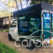 MITSUBISHI MINICAB 2002