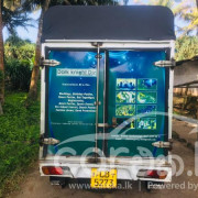 MITSUBISHI MINICAB 2002