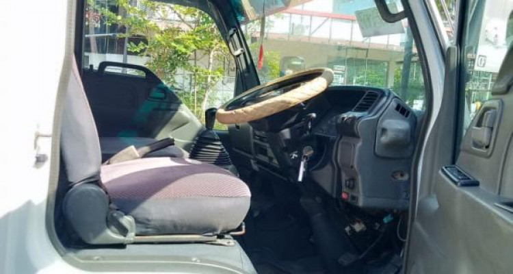 ISUZU ELF 2005