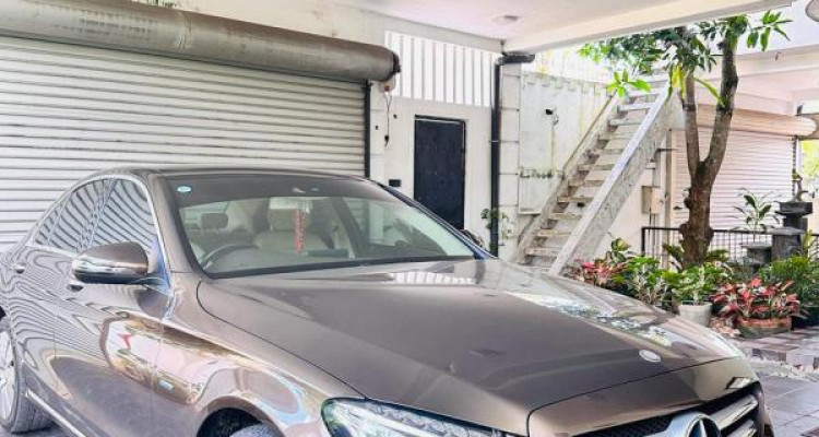 MERCEDES BENZ C300 2016
