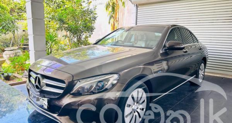 MERCEDES BENZ C300 2016