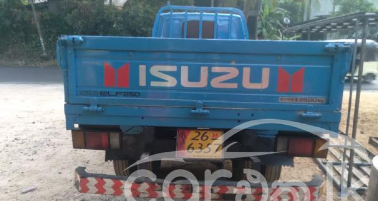 ISUZU NKR ELF 1977