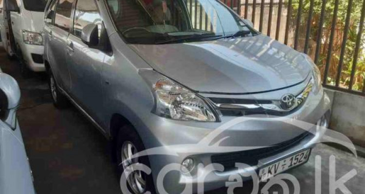 TOYOTA AVANZA 2012