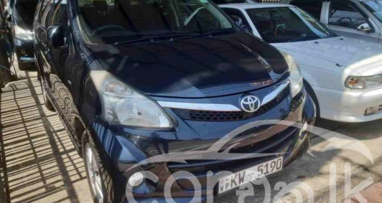 TOYOTA AVANZA 2012