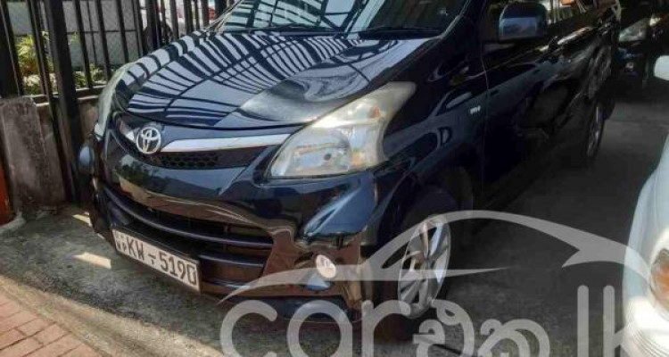 TOYOTA AVANZA 2012
