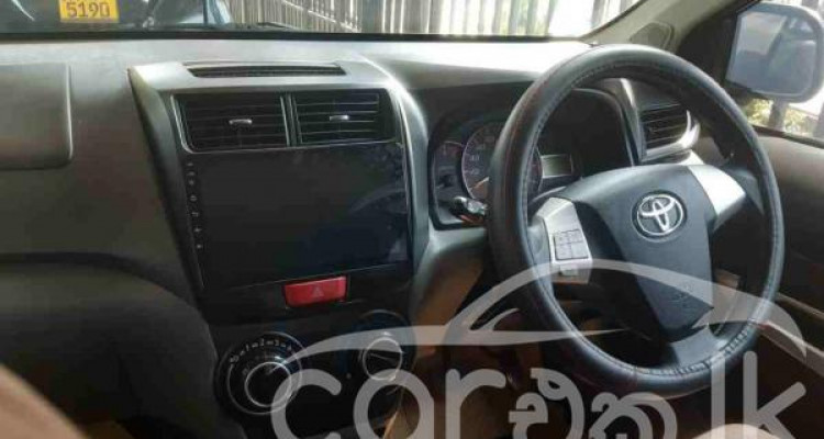 TOYOTA AVANZA 2012