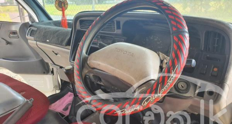 TOYOTA HIACE LH113 1992