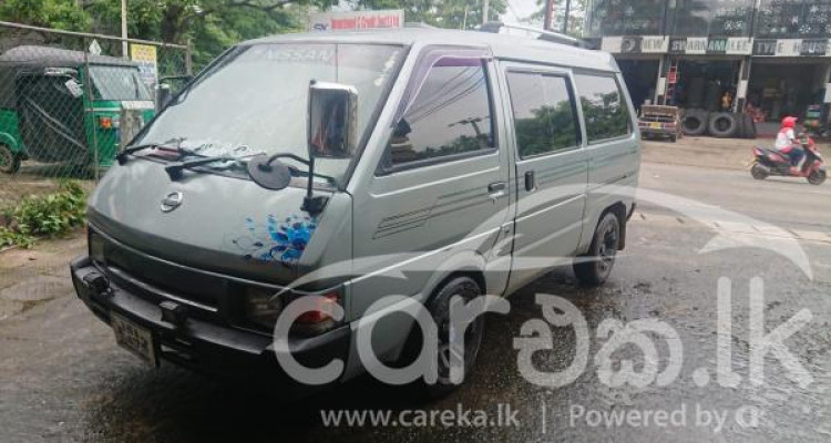 NISSAN LARGO 1993