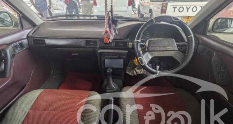 MAZDA FAMILIA 1992