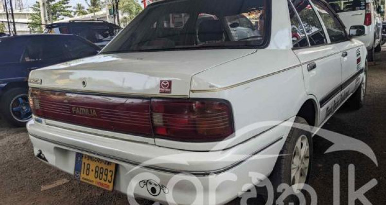 MAZDA FAMILIA 1992