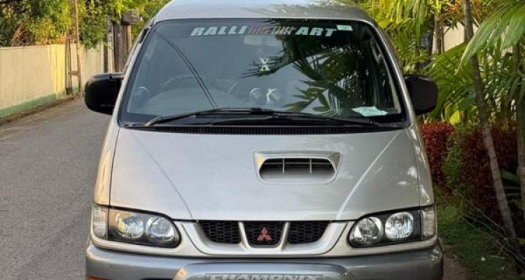 MITSUBISHI L400 SPACE GEAR 1998