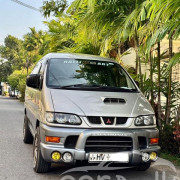 MITSUBISHI L400 SPACE GEAR 1998