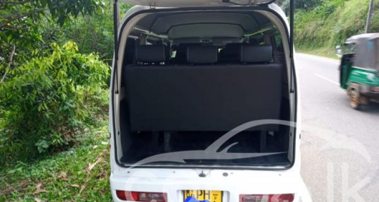 NISSAN CLIPPER 2013