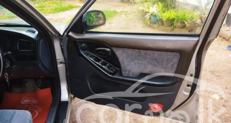 HYUNDAI ELANTRA 2001