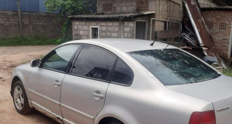 VOLKSWAGEN PASSAT 2000