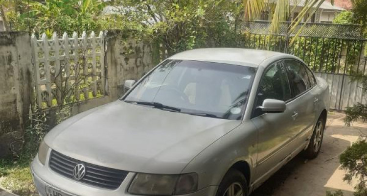 VOLKSWAGEN PASSAT 2000