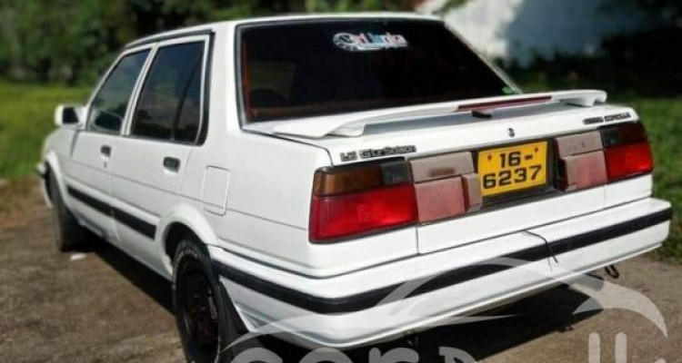 TOYOTA COROLLA AE81 1986