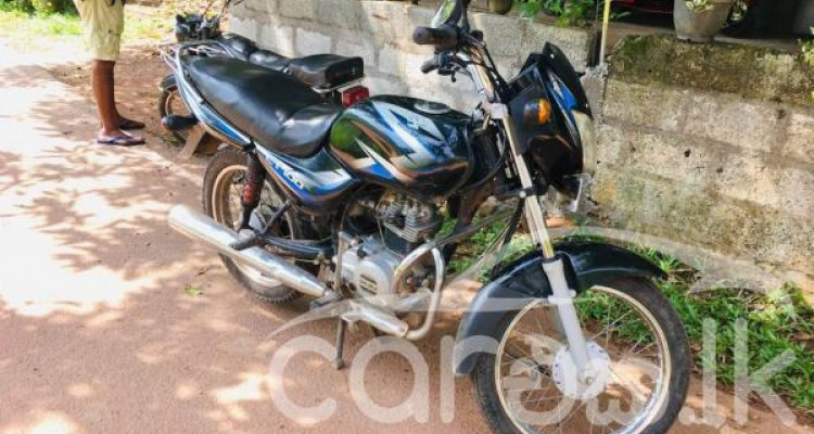 BAJAJ CT100 2016