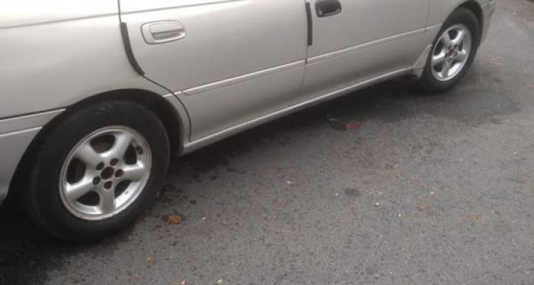 TOYOTA CARINA AT192 1995
