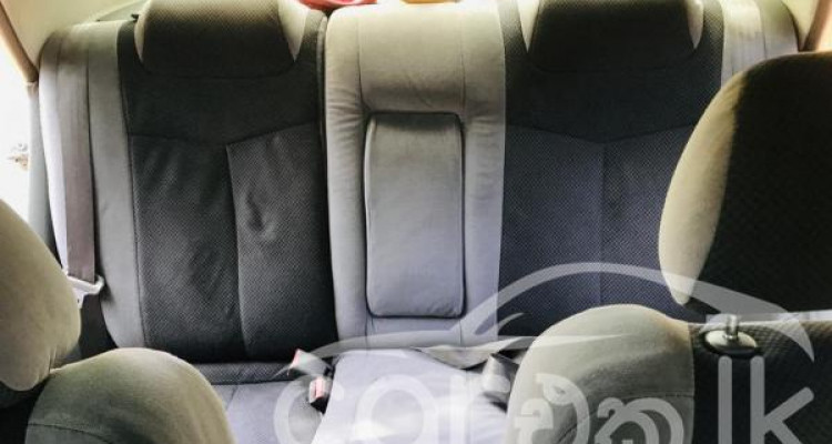 MAZDA FAMILIA 2000