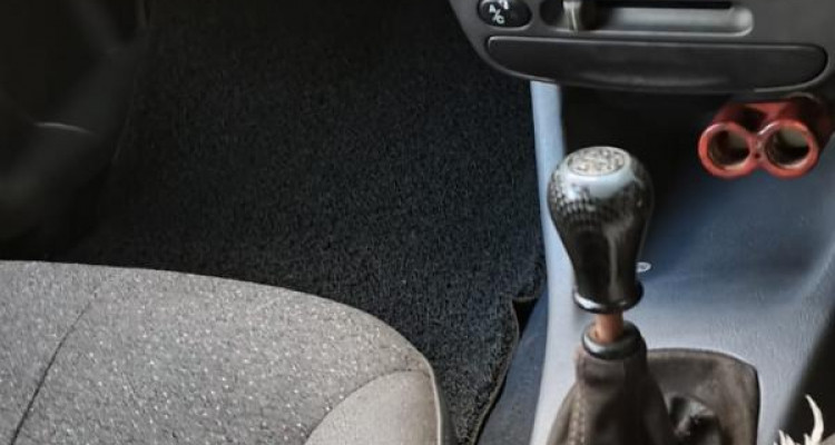 HYUNDAI ACCENT 2003