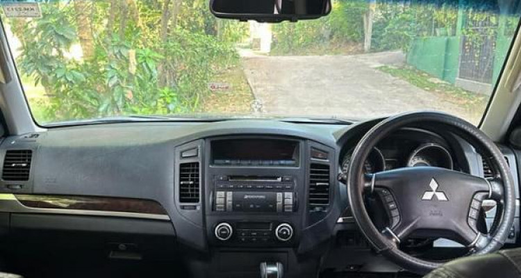 MITSUBISHI MONTERO V6 2010