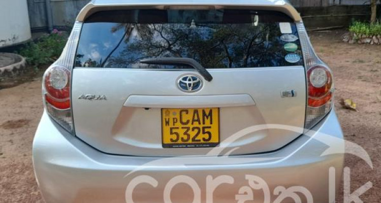 TOYOTA AQUA 2014