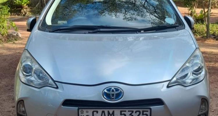 TOYOTA AQUA 2014