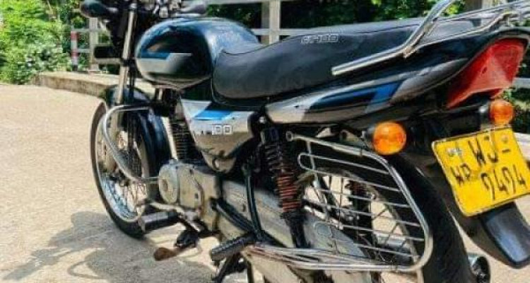 BAJAJ CT100 2011