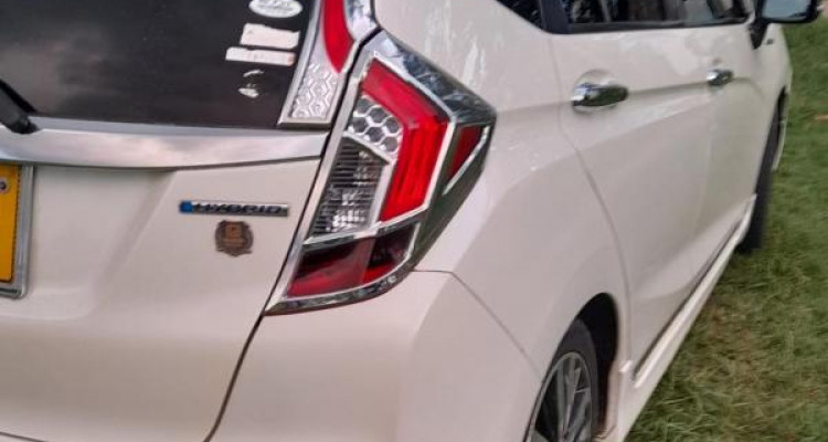 HONDA FIT GP5 2013