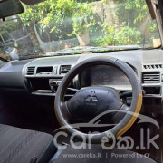 MITSUBISHI MINICAB 2000
