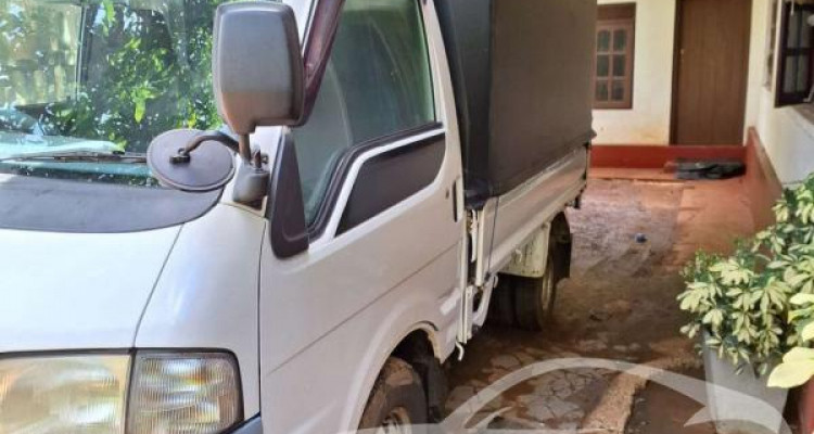 MITSUBISHI MINICAB 2000
