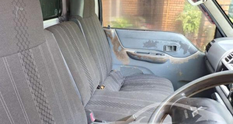 MITSUBISHI MINICAB 2000