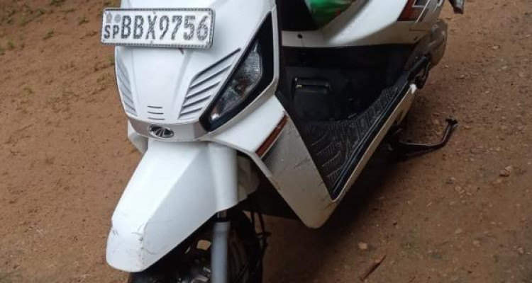 MAHINDRA GUSTO 2015