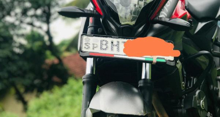 BAJAJ PULSAR NS200 2019