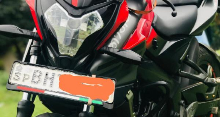 BAJAJ PULSAR NS200 2019