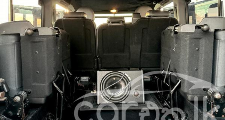 LAND ROVER DEFENDER 2011