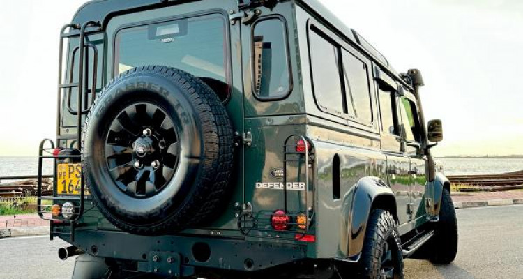 LAND ROVER DEFENDER 2011