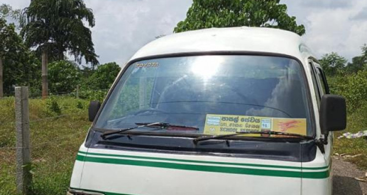 TOYOTA HIACE LH40 1981